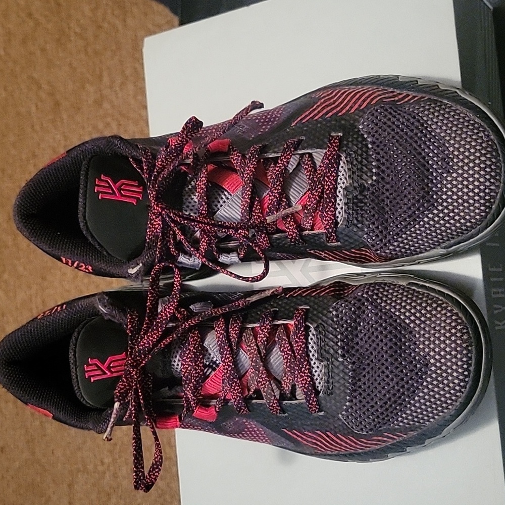 Kylie Flytrap V - image 1